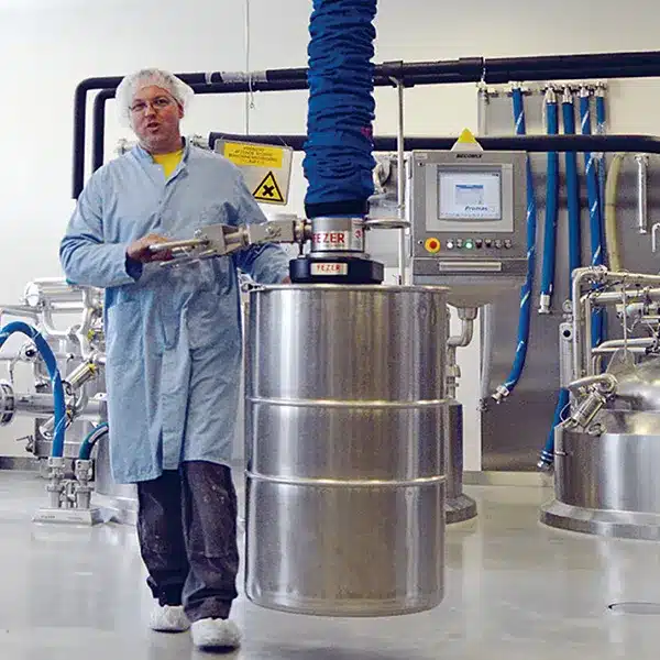 Tube Lifter – VacuPowerLift – Stainless Steel Action Shot